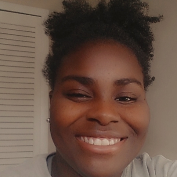 Moi - Picture 1 of 2